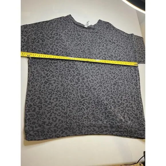 Athlete Cheetah Print Gray Pullover Sweatshirt Size Large - Picture 2 of 8